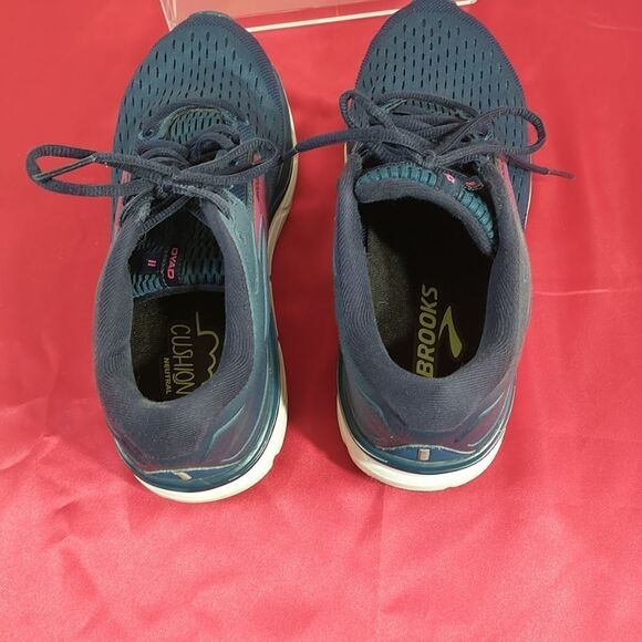 Brooks Navy and Pink Running ShoesBrooks Dyad 11 Womens 9B Shoes Blue Running - Picture 6 of 9